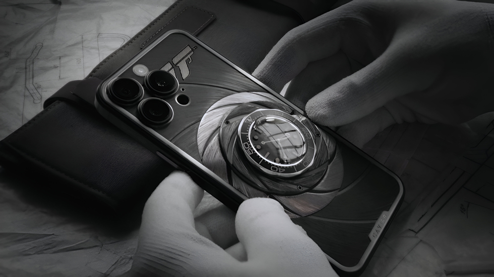 Caviar James Bond iPhone