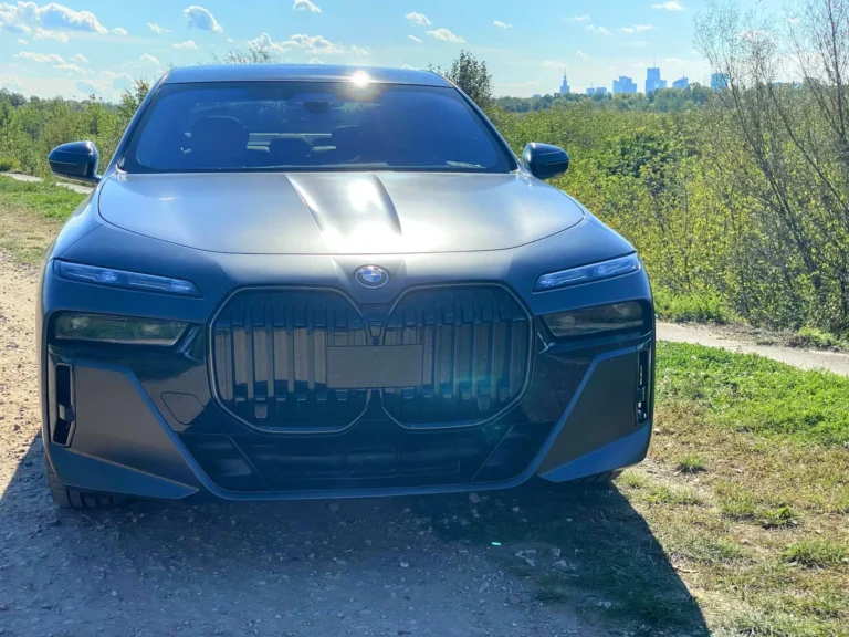 BMW i7