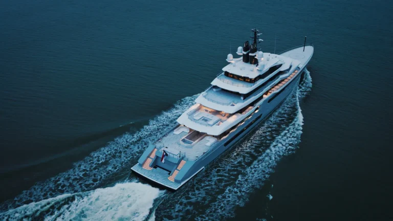 Szpital, łódź podwodna i gaming lounge – co twórca Steam ukrył na swoim superjachcie? Gebe Newell Steam