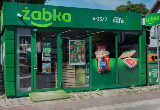 Sprzedają Żabkę! Nie uwierzysz, kto za miliardy może przejąć twoje ulubione sklepy! Żabka